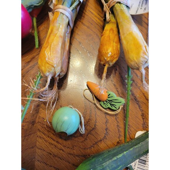 Lot of Assorted Vegetables Root Crops Floral decor Arts & Craft Pieces - Picture 5 of 11